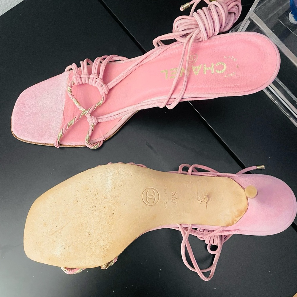 Chanel Pink Suede Lace Up Size 38.5 Sandals (Size 8)